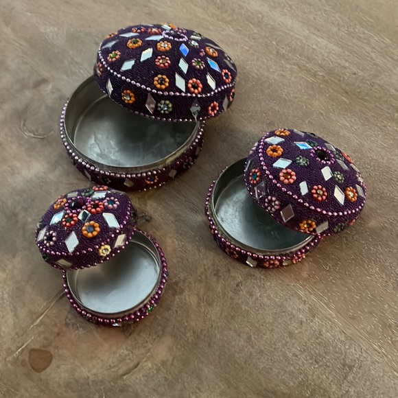 India boxes - Picture 2 of 2